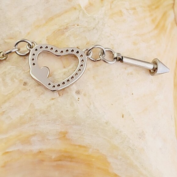 Heart industrial barbell flexible w clear cubic zirconia and cone ends - Picture 3 of 5